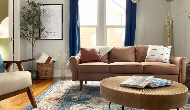 Cozy Modern Home Near WSU, Pet-Friendly, Fast Wi-Fi & Fire Pit in Pullman