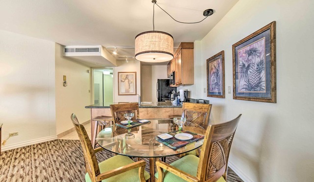 Cute Beachfront Condo w/Lanai & Resort Pools