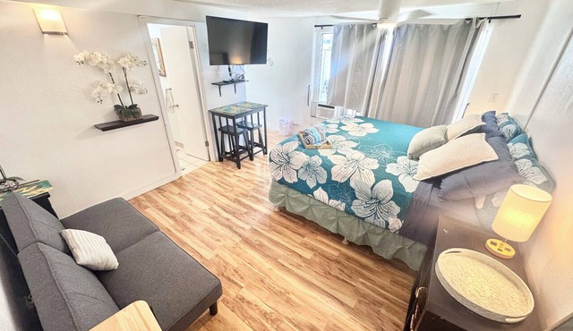 Delightful condo with AC in vibrant Honolulu perfect for your stay