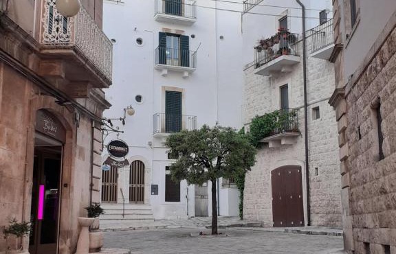 Domus bianca in Putignano