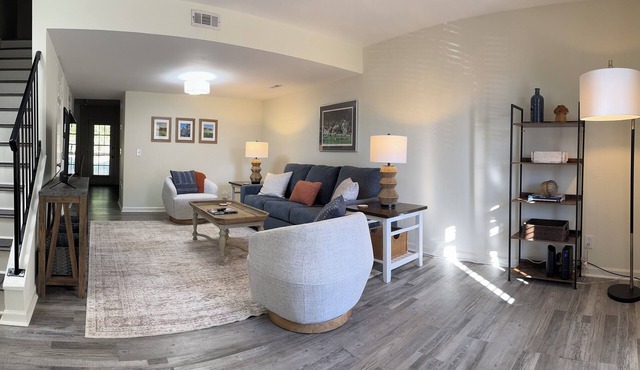 Down to the Wire, Cozy 2-bedroom condo with WiFi and AC in welcoming Auburn in Auburn