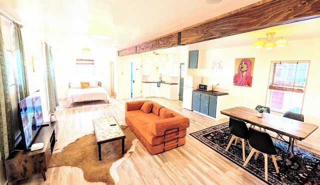 Downtown Hagerman Studio + Game Room 10 Min to Hot Springs & River in Hagerman