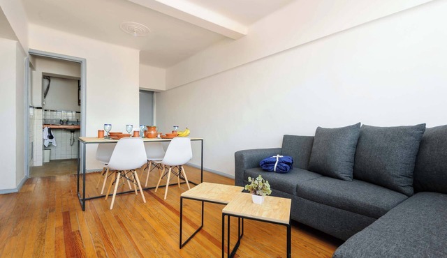 Edificio Aurora – Historical Building w/City Views in Centro