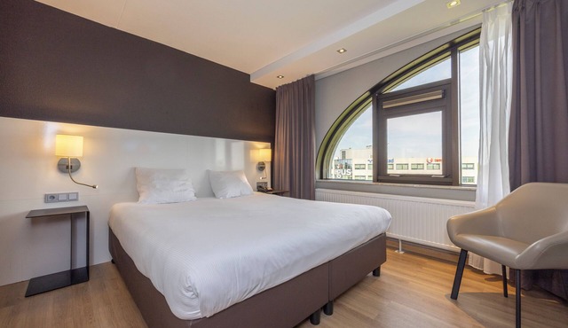 Ensuring a Very Comfortable & Memorable Stay! Indoor Pool, Free Breakfast! in Nieuwegein