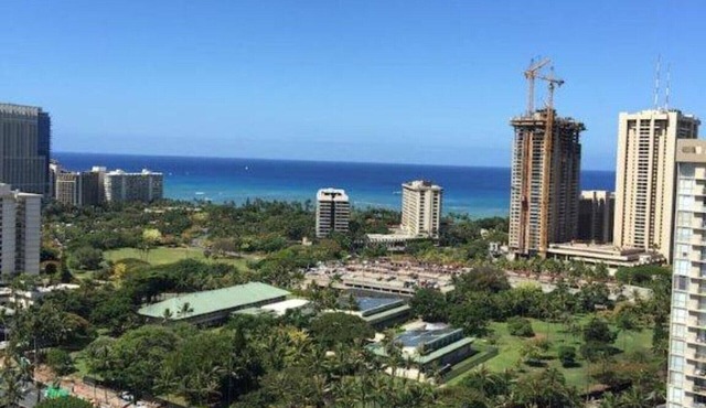 EPIC 30th Flr Oceanview Studio B Waikiki-Bargain FREE Beach Gear w/True Kitchen