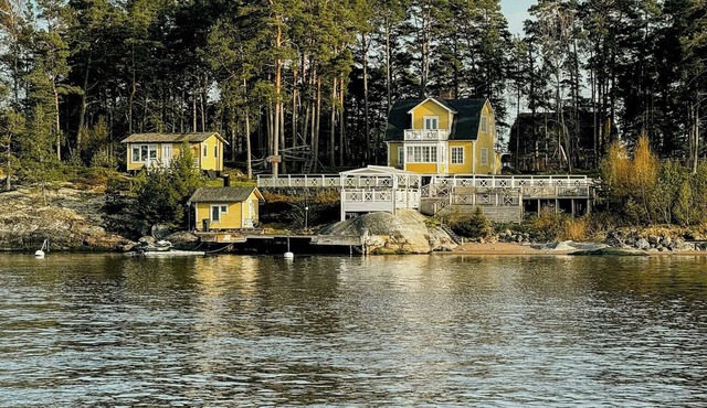 Exclusive archipelago idyll with magical sunsets in Tynningö