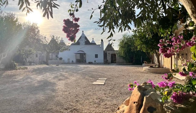 Five minutes from Locorotondo and Alberobello, cozy village of trulli and cummer in Locorotondo