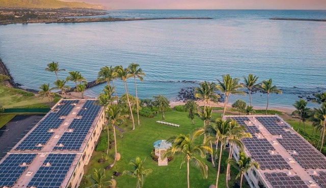 For The Whole Family! 3 Relaxing Units, Outdoor Pool, Oceanfront, Dog-Friendly!