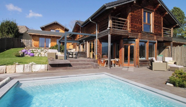 Formidable Chalet avec piscine et vue in Vimines