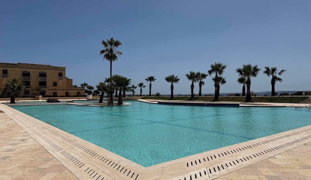 Fort Chambray 2BDR Apartment with Communal Pool