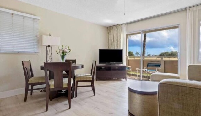 Get Ready for Adventure! 4 Amazing Suites! Minutes Away to Lihue Airport