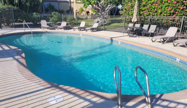 Golf Course Views, Kona Condo, Summer Deals!
