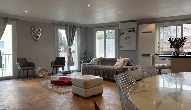 Grand Appartement en Plein Cœur du Centre Ville in Marseille