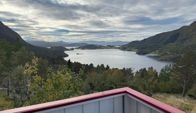 Great House with a panoramic view in Tustna