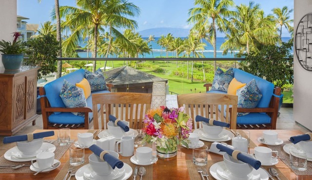 GREAT RATES & DIRECT OCEANFRONT VIEWS, 5 -Star Luxury for 8 at The Resort at Kapalua Bay