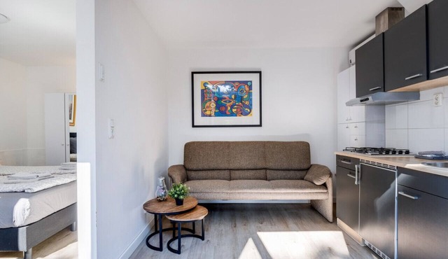 Great Studio Apartment/Outside Jacuzzi in Apeldoorn