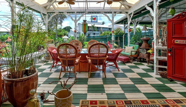 Hale Kawehi BnB Guesthouse In Quaint Downtown Hilo, Hawaii. PL-USE-2022-000007