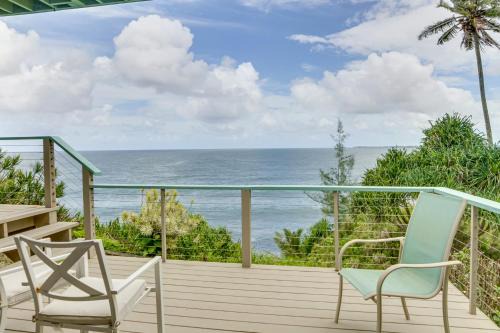 Hilo Home w/Private Deck + Stunning Ocean Views!