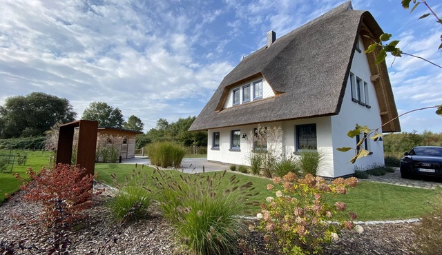 Holiday Home - Enjoy Rügen`s coast in the new maritime country house! in Dranske Rügen