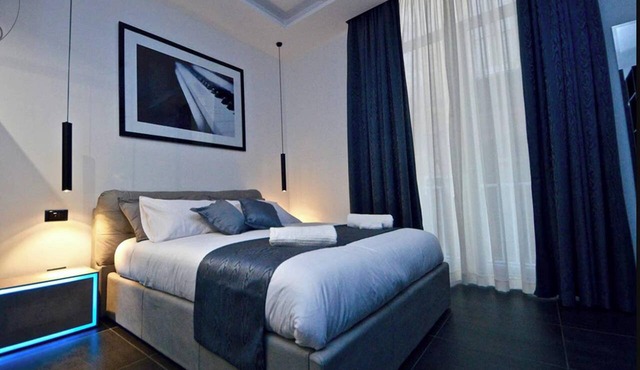 Homerez - Modern 90m² Apartment in Napoli + Balcony in Napoli
