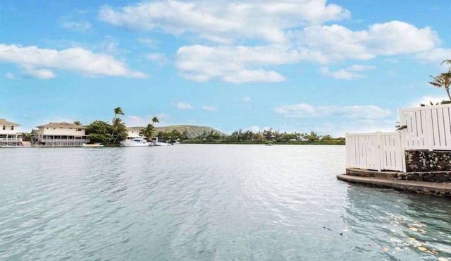Honolulu Home | City & Mountain Views