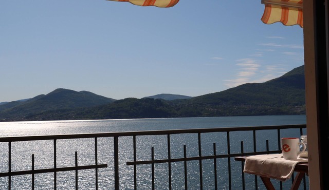 house with private terrace and beautiful lake view in Oggebbio