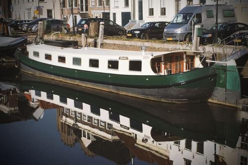Houseboat 'Boat Boutique' in Zwolle