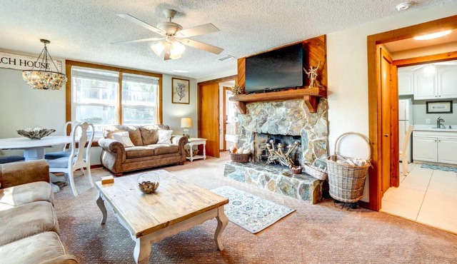 Indian Rocks Beach Cottage, Walk to Beach! in Clearwater Beach
