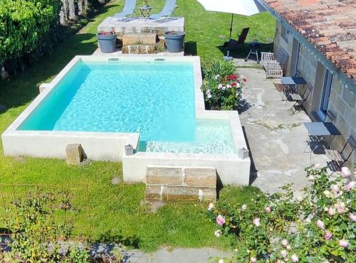 Jolie villa avec piscine dans le St emilionnais in Sainte-Terre