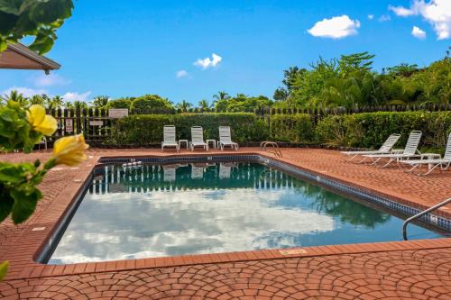 Kahaluu Bay Villas Condo Across from Premier Snorkel Beach