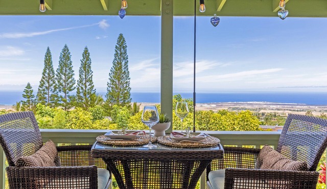 Kailua-Kona 3-bedroom, 2-bath single-family home Ocean & Sunset View