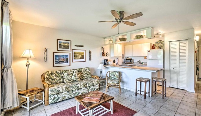 Kaunakakai Escape: Heated Pool & Beach Access