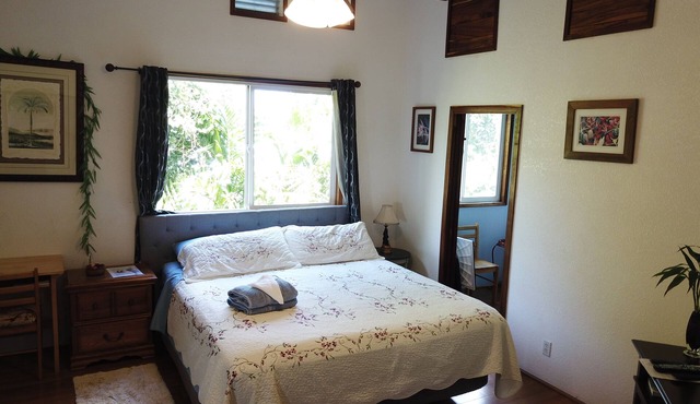 King room ensuite is spacious , relaxing, quiet space with a homey atmosphere.