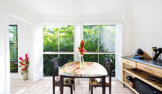 Kona coast studio, great rates free HS-WIFI, Parking, Walk to Magics & Kahalu'u