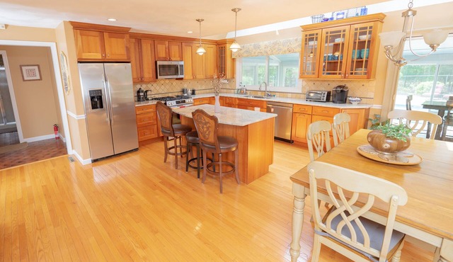 Large executive home w/pool on a private 2 acres in East Greenwich