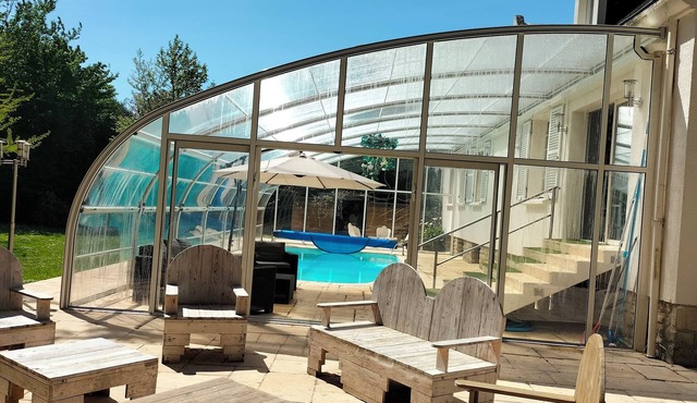 Large house in Normandy with heated swimming pool and games room. in Valognes