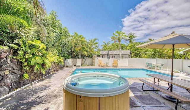 Large Kona Home with Private Pool, Hot Tub - Walk to Magic Sands