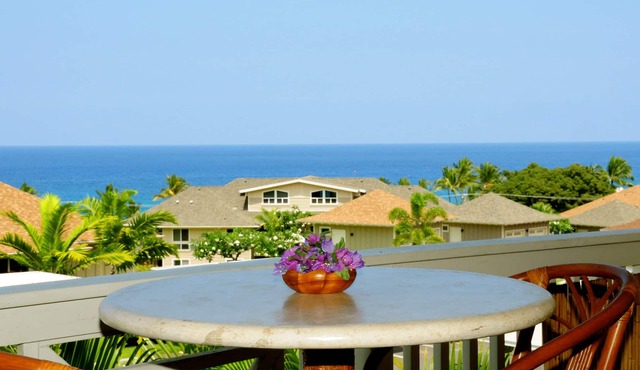 LAST MINUTE DISCOUNT SPECIALS! Luxurious Condo on Ali’i Drive with Ocean view.
