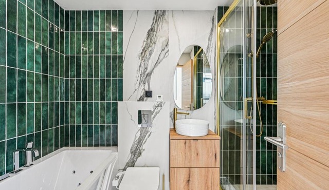 Lavie Maison Studio AC & Hot Tub in Paris