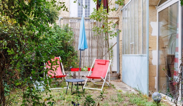 Le Fil Rouge – A Warm Holiday Home Blending Stone and Design in the Countryside