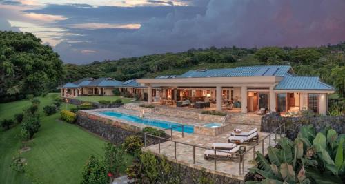 Lokahi Orchards - 5 bedroom mountain retreat in Kona