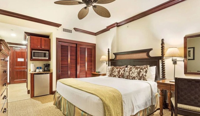 Look No Further! 4 Comfortable Units, Full Kitchen, Near Coconut Marketplace