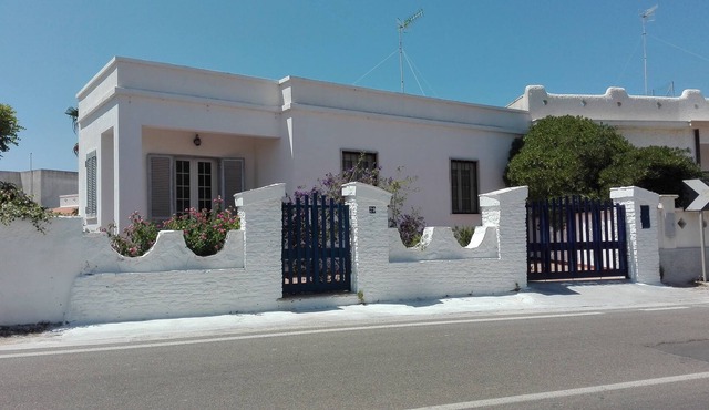 LUNGOMARE LEUCA Cute Mediterranean house 30mt from the sea with views, ac🐾 in Santa Maria di Leuca