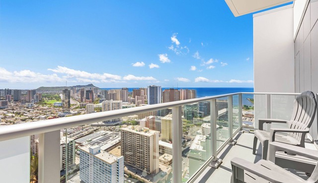 Luxury 1-Bedroom Penthouse Overlooking Diamond Head