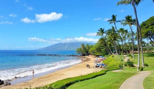 Luxury 3-Bedroom Villa at The Resort at Kapalua Bay with Housekeeping Spa Rental Car Included MON-2206 by KBM