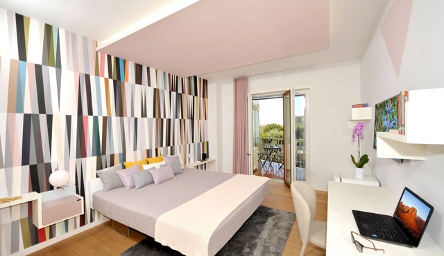 Luxury apartment in Sorrento center, Wi-Fi, AC, breakfast, garage