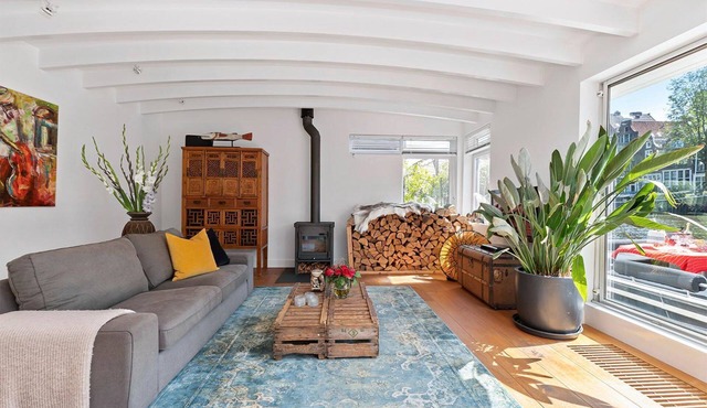 Luxury large Houseboat-Apartment with Airco in City Center. in Amsterdam