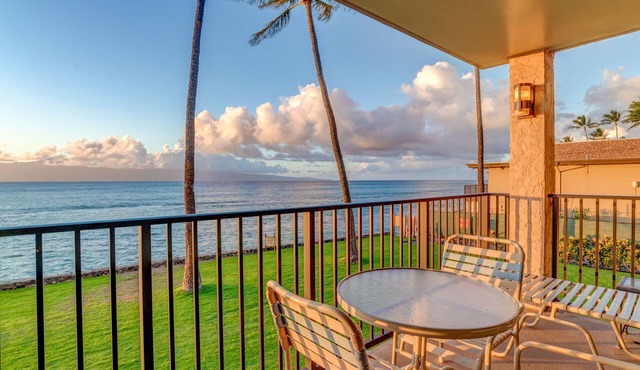 Luxury oceanfront studio with spacious lanai