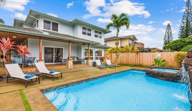 Luxury Princeville Retreat, Private Pool & Spa, 4 Bedrooms & 4 baths, Sleeps 10