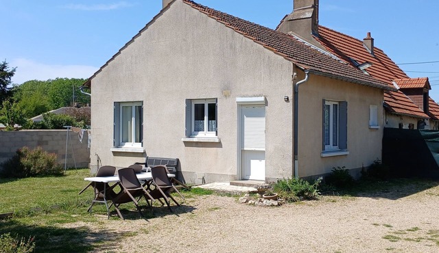 Maisonnette Avec Jardin et Jacuzzi. Animaux de Compagnie Acceptés in Cléry-Saint-André